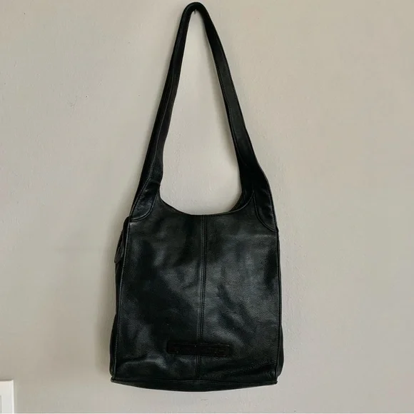 Vintage Fossil Black Soft Leather Shoulder Bag Zipper 90’s Y2K + Brass Key Charm - Picture 3 of 12